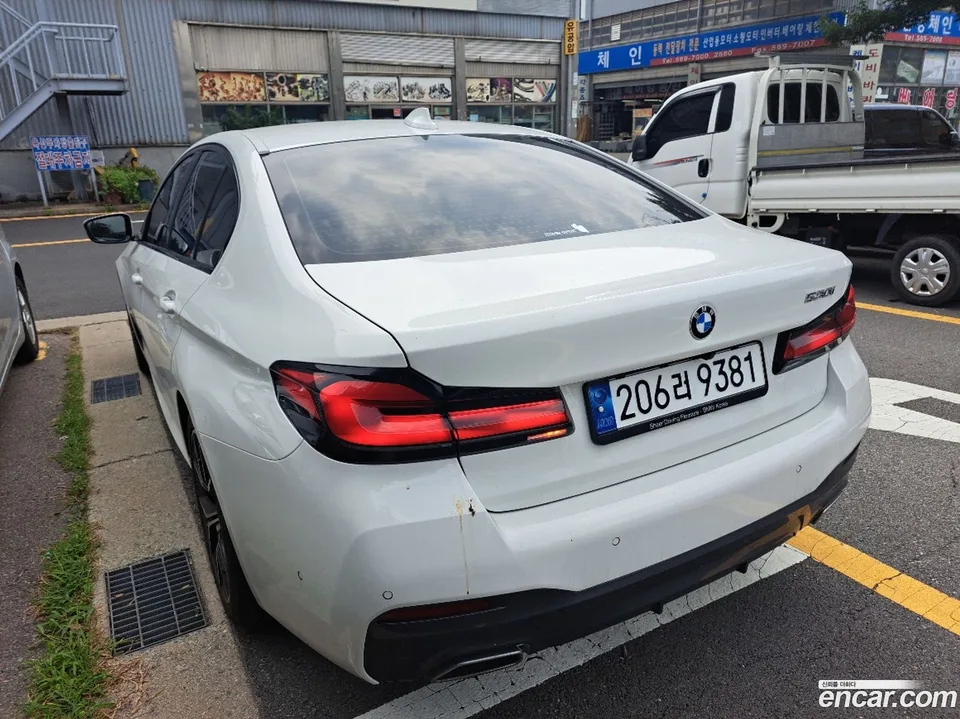 BMW 5 Series 530i M 2023 — thumbnail 5