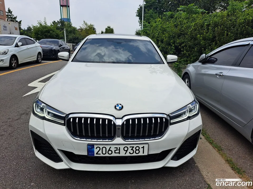 BMW 5 Series 530i M 2023 — photo 1, buy with delivery to Moscow