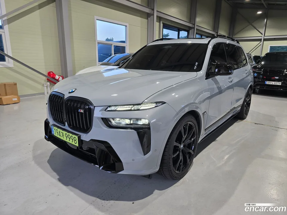 BMW X7 M60i xDrive M 6 2025 — photo 1, buy with delivery to Moscow