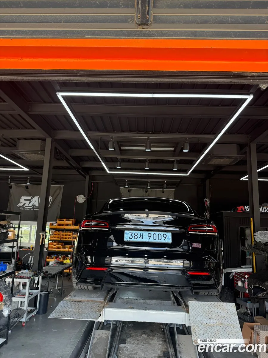 Tesla Model S 2026 — thumbnail 4