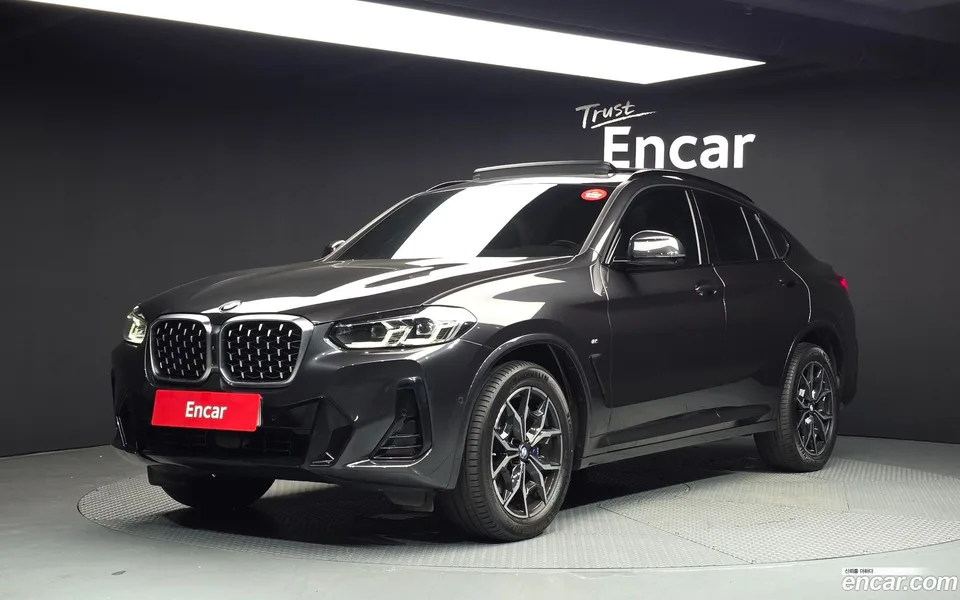 BMW X4 xDrive20i M 2023 — photo 1, buy with delivery to Moscow