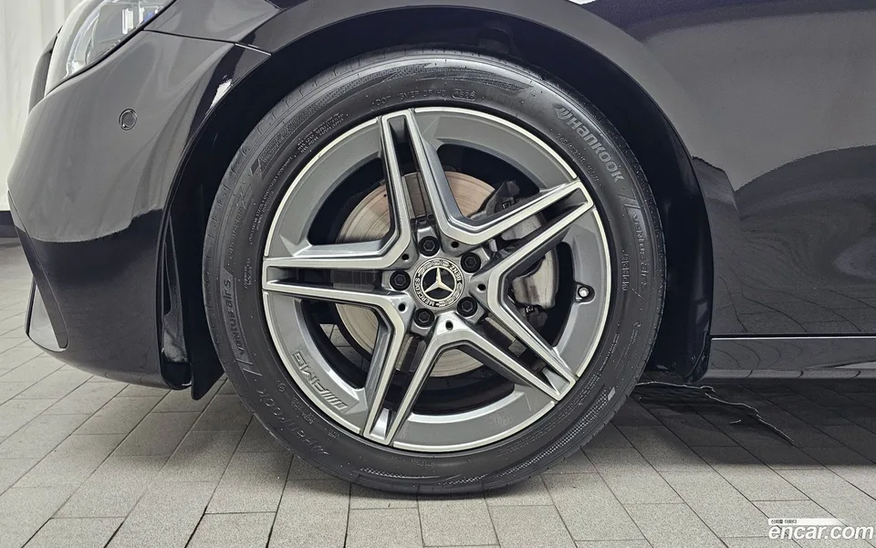 Mercedes-Benz E-Class E250 AMG Line 2022 — thumbnail 2