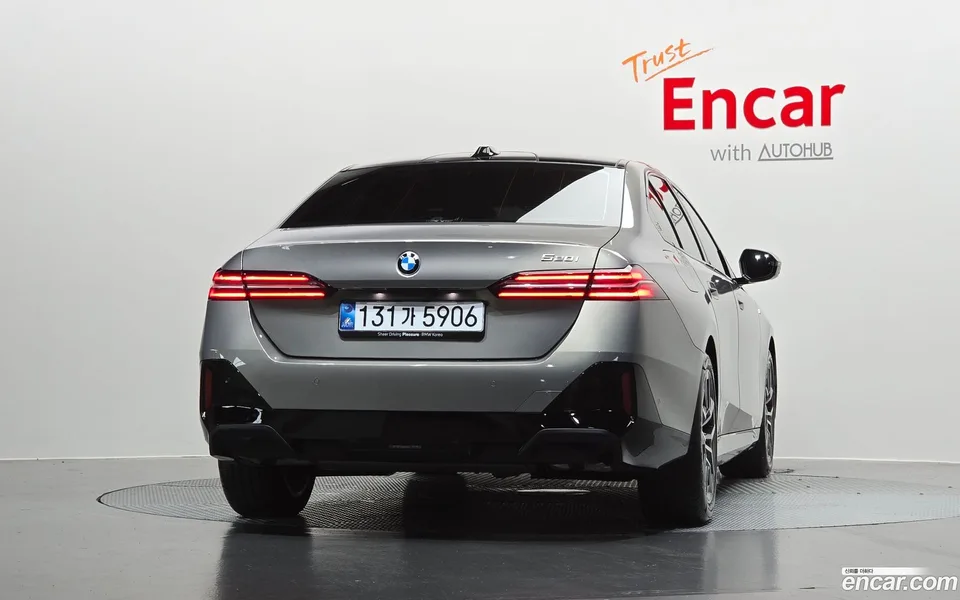 BMW 5 Series 520i M 2025 — thumbnail 4