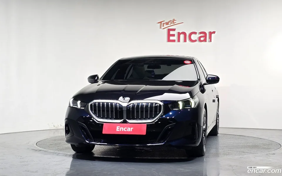 BMW 5 Series 523d M 2025 — thumbnail 3