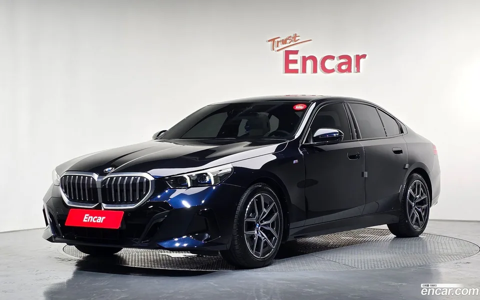 BMW 5 Series 523d M 2025 — photo 1, buy with delivery to Moscow