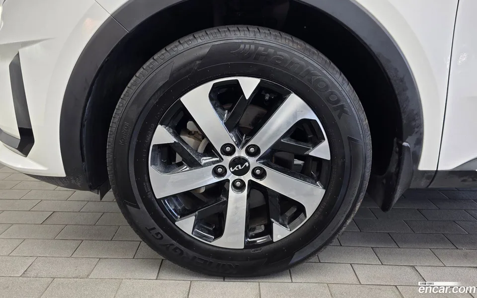 Kia Sorento 2.2 2WD 2023 — thumbnail 2