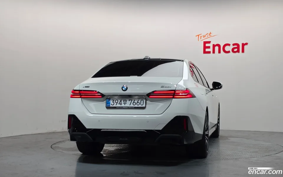 BMW 5 Series 530i xDrive M 2025 — thumbnail 4