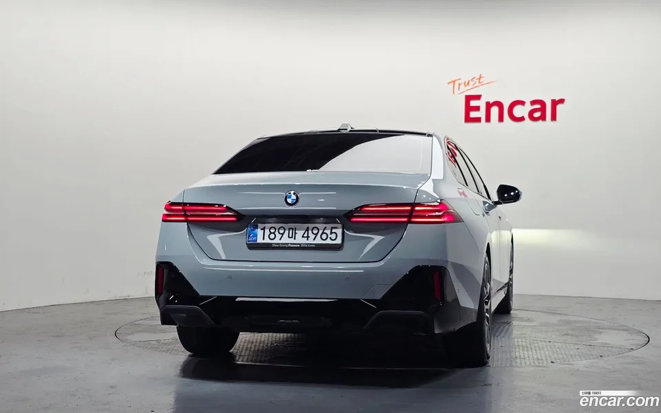BMW 5 Series 520i M 2025 — thumbnail 4