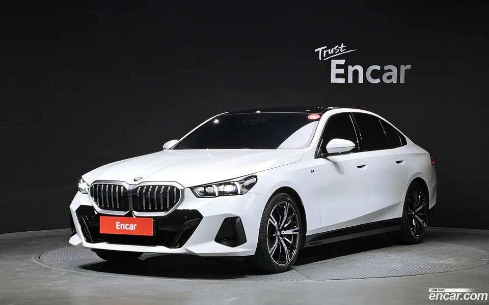 BMW 5 Series 530i xDrive M 2025 — photo 1, buy with delivery to Moscow