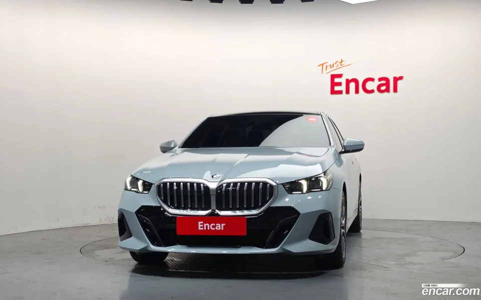 BMW 5 Series 520i M 2026 — thumbnail 3