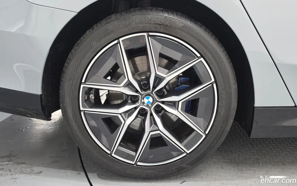BMW 5 Series 520i M 2026 — thumbnail 5