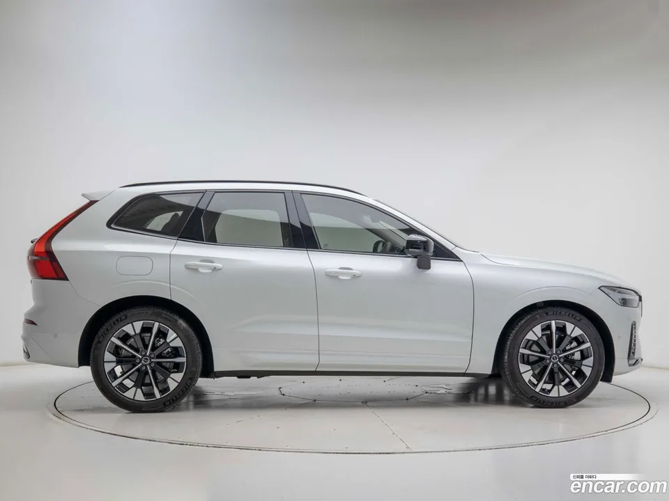 Volvo XC60 B5 2025 — thumbnail 5