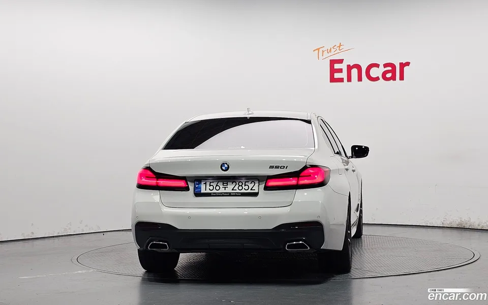 BMW 5 Series 520i M 2023 — thumbnail 4