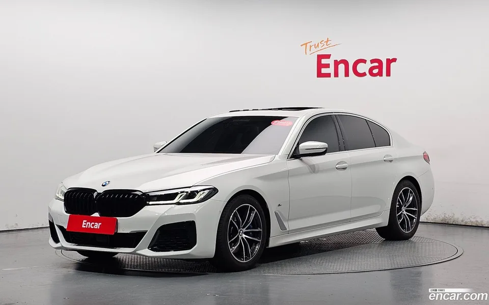 BMW 5 Series 520i M 2023 — photo 1, buy with delivery to Moscow