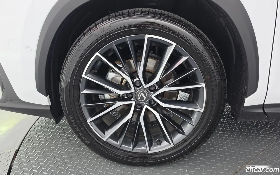 Lexus NX 350h 2026 — thumbnail 5