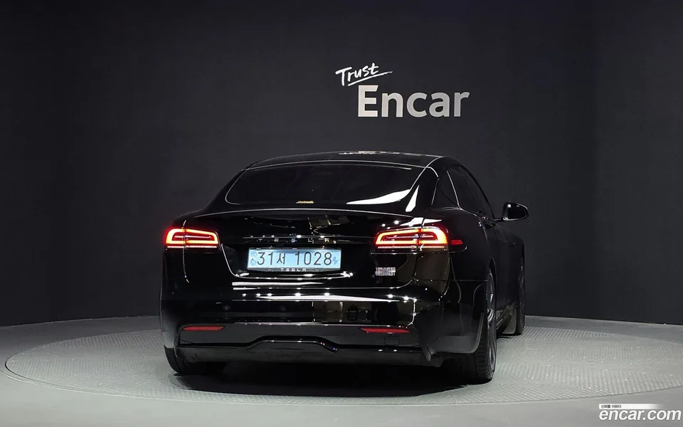 Tesla Model S 2023 — миниатюра 4