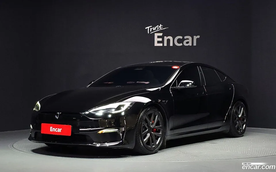 Tesla Model S 2023 — фото 1, купить с доставкой в Москву