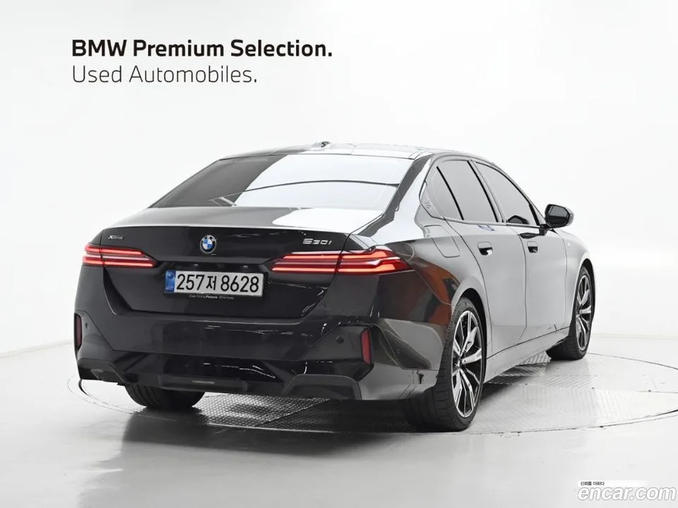 BMW 5 Series 530i xDrive M 2025 — thumbnail 2