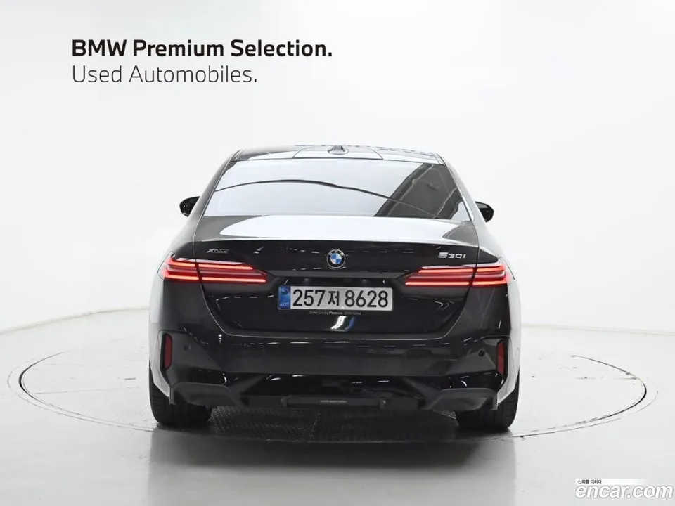 BMW 5 Series 530i xDrive M 2025 — thumbnail 4