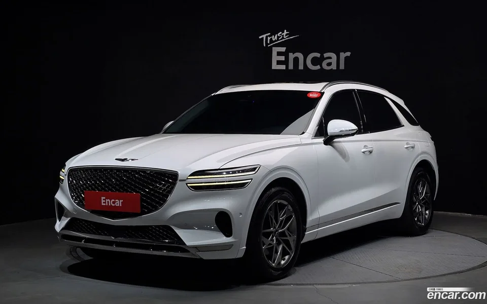 Genesis GV70 2.5T 2WD 2022 — photo 1, buy with delivery to Moscow
