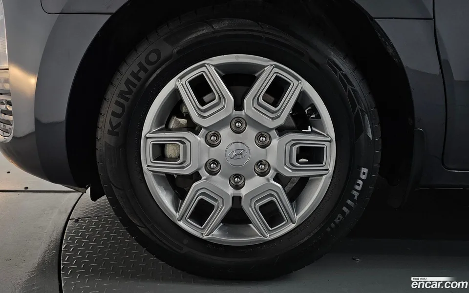 Hyundai Staria 11 2022 — thumbnail 2