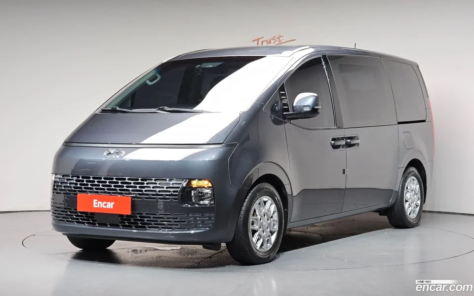Hyundai Staria 11 2022 — photo 1, buy with delivery to Moscow