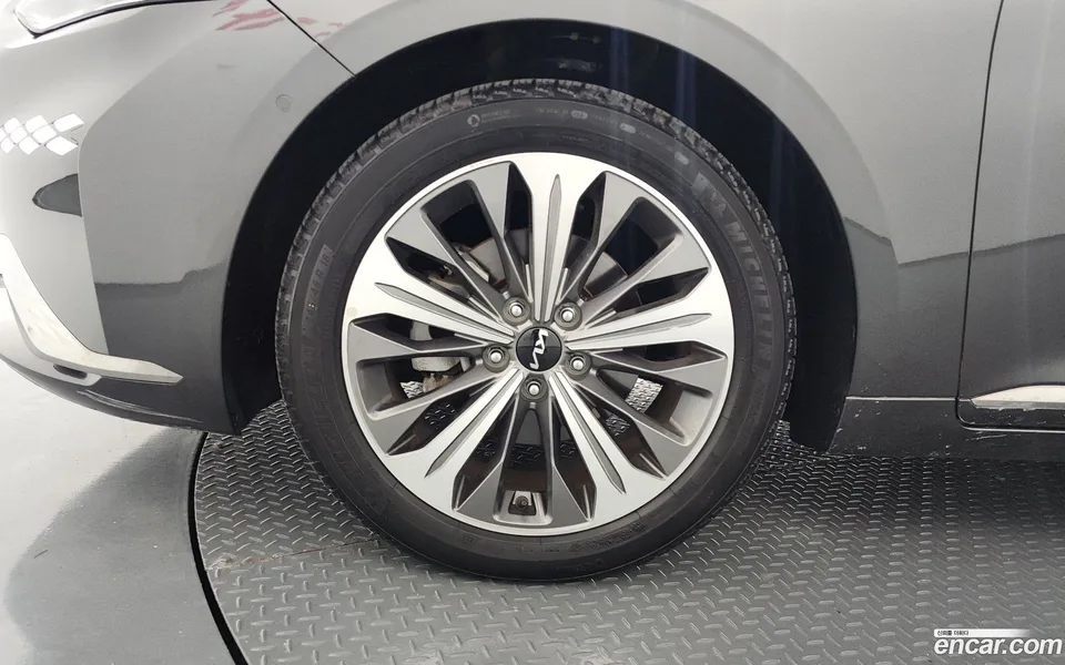Kia K8 Hybrid 2023 — thumbnail 2