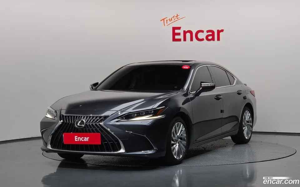 Lexus ES 300h 2024 — photo 1, buy with delivery to Moscow