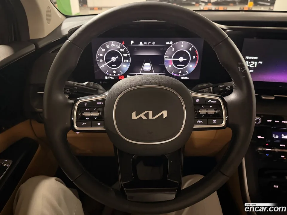 Kia Carnival 9 2022 — thumbnail 2