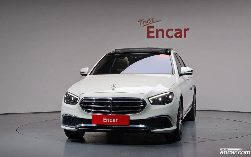 Mercedes-Benz E-Class E450 4MATIC 2023 — thumbnail 3