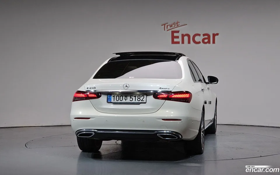 Mercedes-Benz E-Class E450 4MATIC 2023 — thumbnail 4
