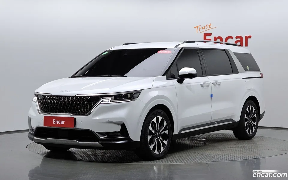 Kia Carnival 9 2023 — photo 1, buy with delivery to Moscow