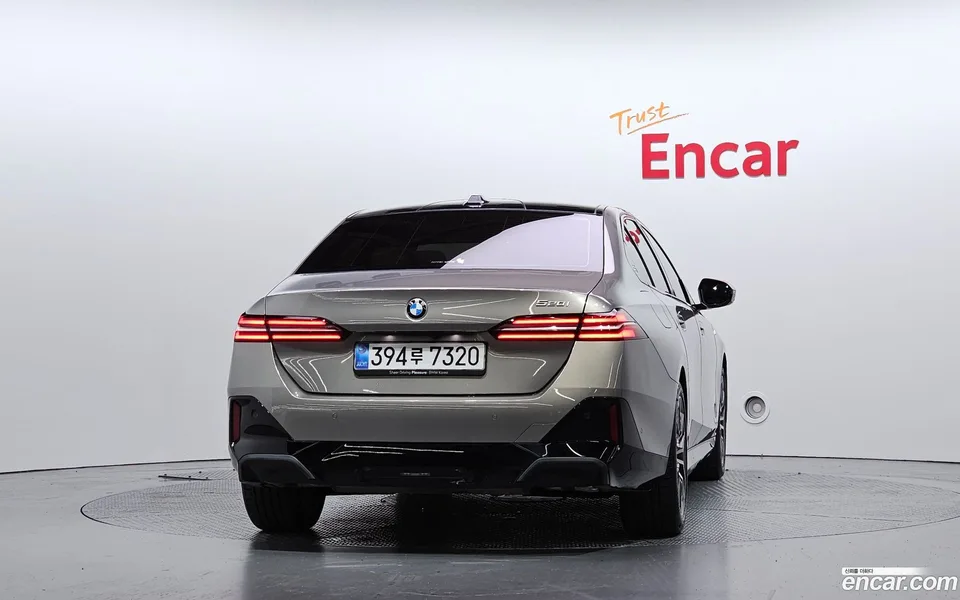 BMW 5 Series 520i M 2025 — thumbnail 4