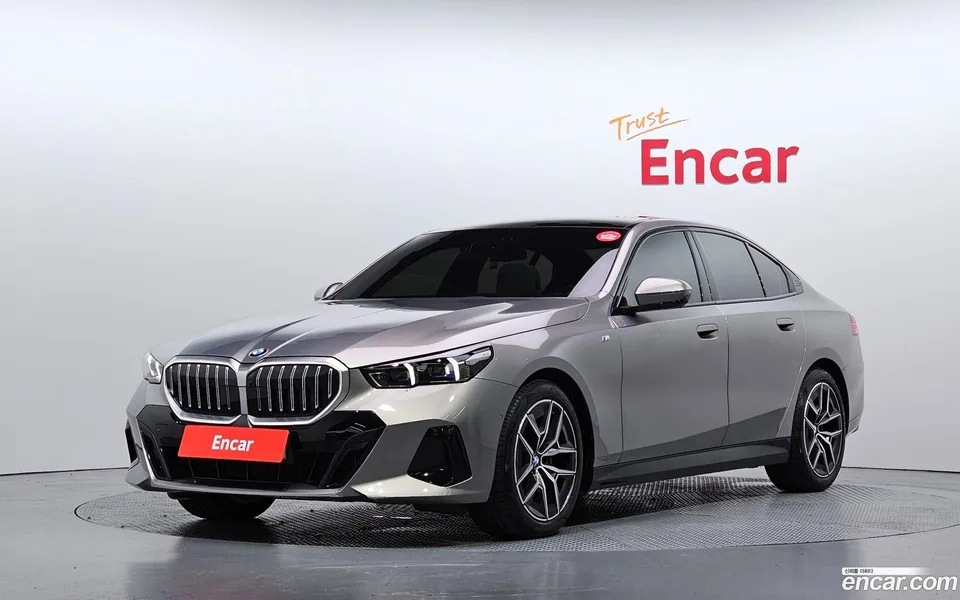 BMW 5 Series 520i M 2025 — photo 1, buy with delivery to Moscow