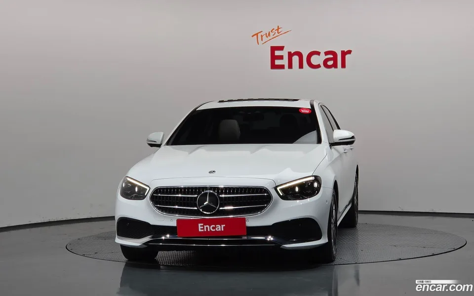 Mercedes-Benz E-Class E350 4MATIC 2022 — thumbnail 3
