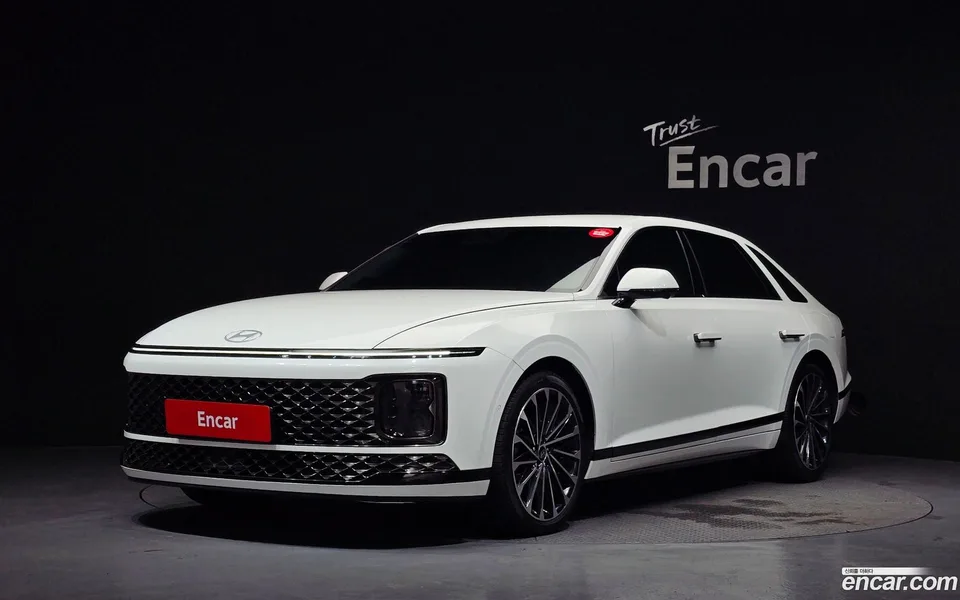 Hyundai Grandeur Hybrid 2023 — photo 1, buy with delivery to Moscow