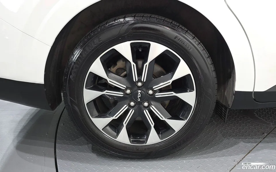 Kia Carnival 9 2022 — thumbnail 2