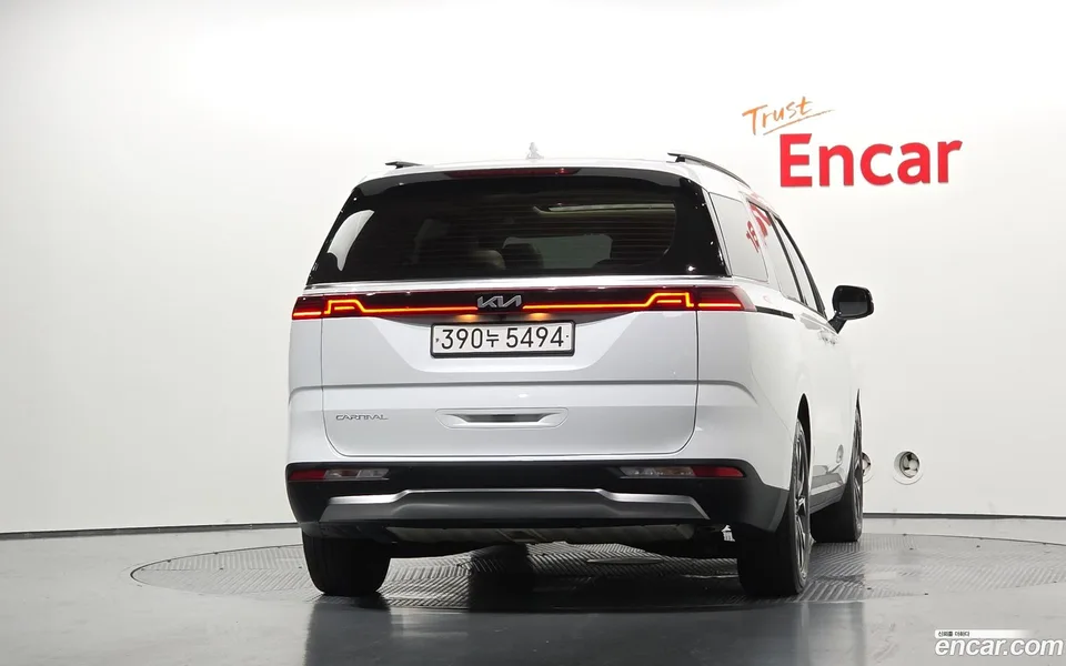 Kia Carnival 9 2022 — thumbnail 4