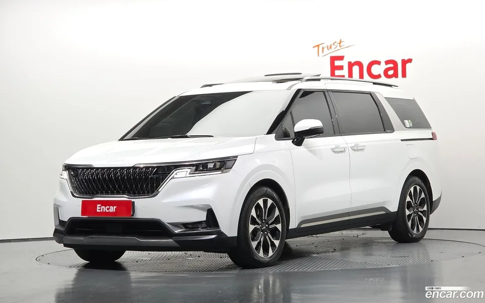 Kia Carnival 9 2022 — photo 1, buy with delivery to Moscow