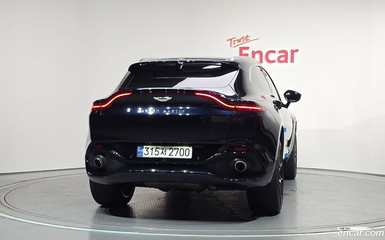 Aston Martin DBX 2023 — 4