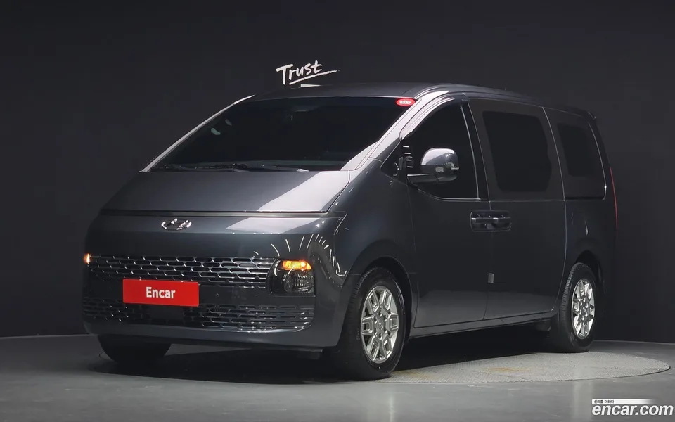 Hyundai Staria 5 2024 — photo 1, buy with delivery to Moscow