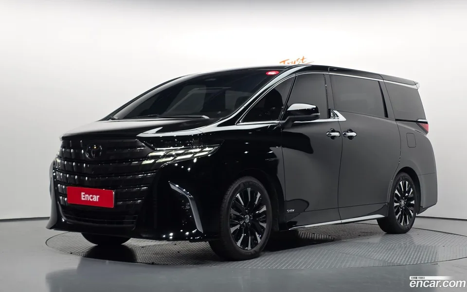 Toyota Alphard 2.5 HEV AWD 2025 — photo 1, buy with delivery to Moscow