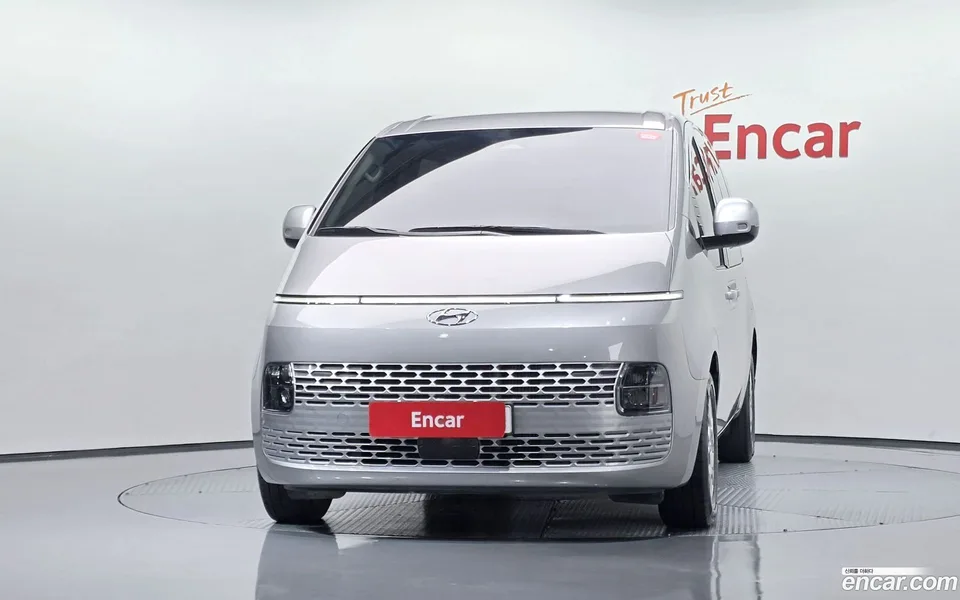 Hyundai Staria 5 2023 — thumbnail 3