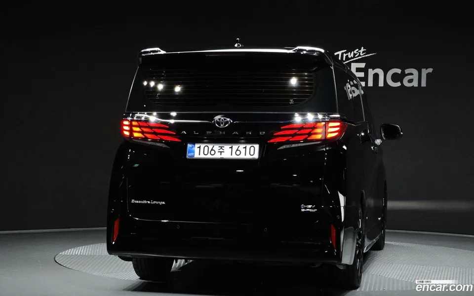 Toyota Alphard 2.5 HEV AWD 2025 — thumbnail 4