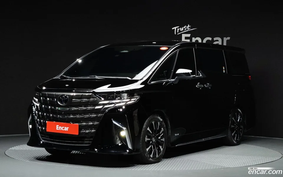 Toyota Alphard 2.5 HEV AWD 2025 — photo 1, buy with delivery to Moscow