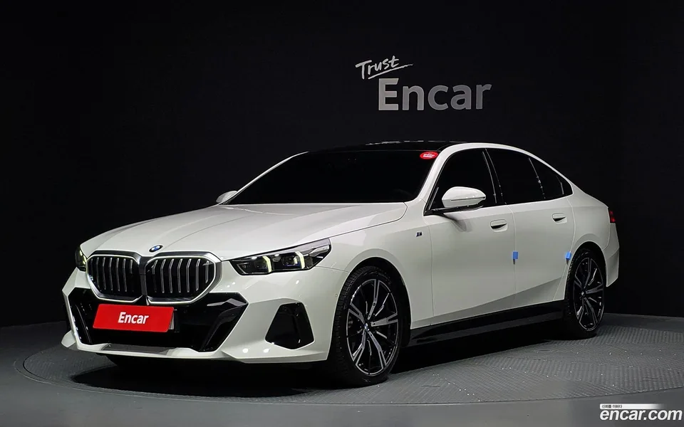 BMW 5 Series 530i xDrive M 2024 — photo 1, buy with delivery to Moscow