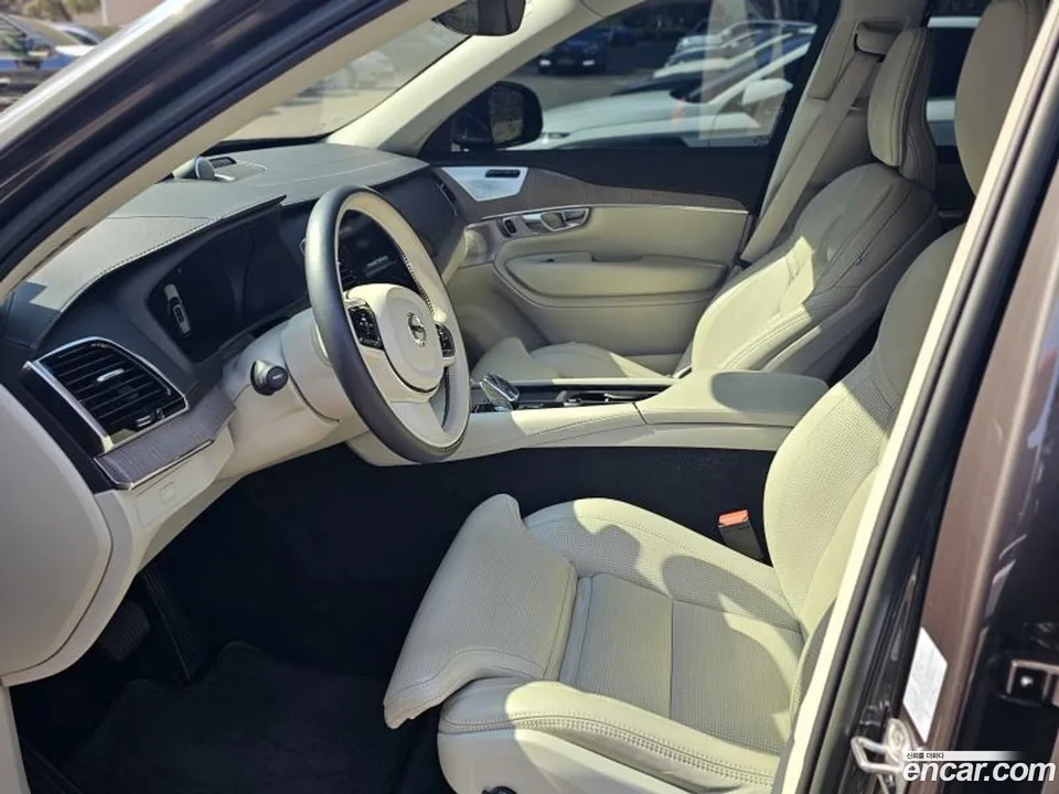 Volvo XC90 B6 2023 — thumbnail 2