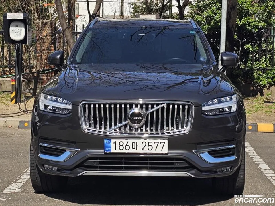 Volvo XC90 B6 2023 — photo 1, buy with delivery to Moscow