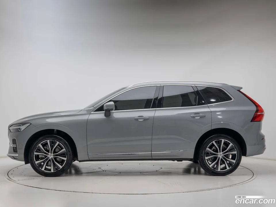 Volvo XC60 B6 2025 — thumbnail 3