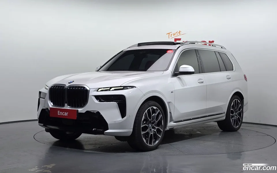 BMW X7 xDrive 40i M 6 2024 — photo 1, buy with delivery to Moscow